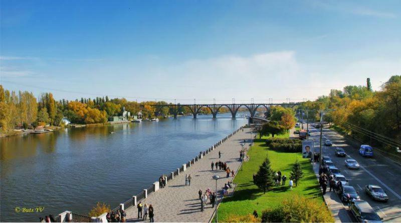 Апартаменты Лето С Ванной Джакузи Dnipro Exterior photo